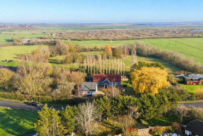 5 bed property, in The Strood, £775,000