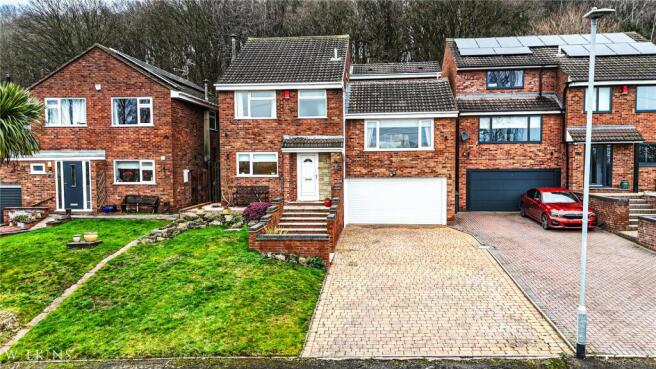 4 bed property, in Watling Street, £455,000