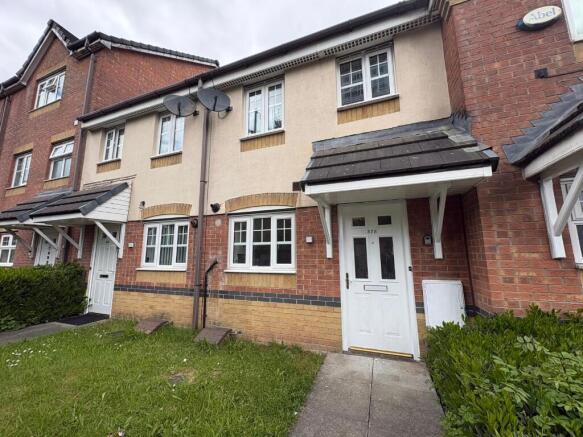 2 bed property, in Charlestown Road, £170,000