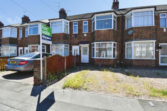 3 bed property, in Roslyn Road, £125,000