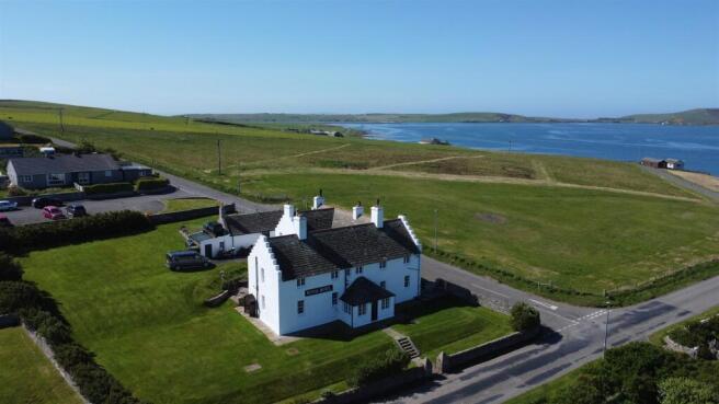 6 bed property, in The Royal Hotel, £425,000