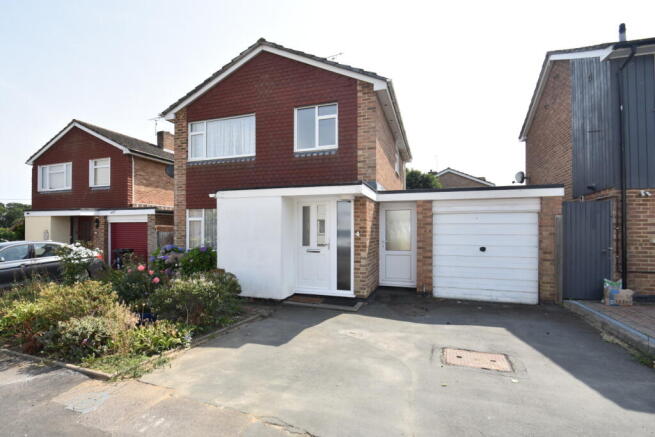3 bed property, in Home Farm Way, £620,000