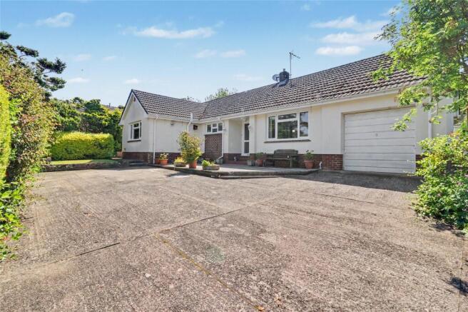 2 bed property, in Bradiford, £350,000