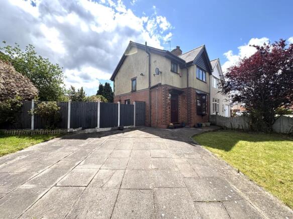 3 bed property, in Abbotts Street, £240,000