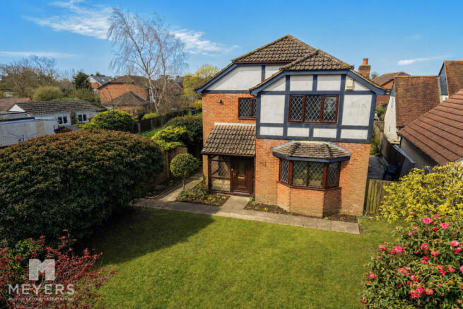 4 bed property, in Kingsway Close, £585,000