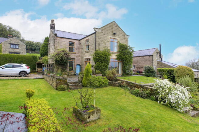 3 bed property, in Hay House, £875,000