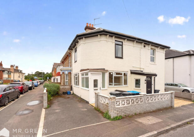 1 bed property, in Tamworth Road, £120,000