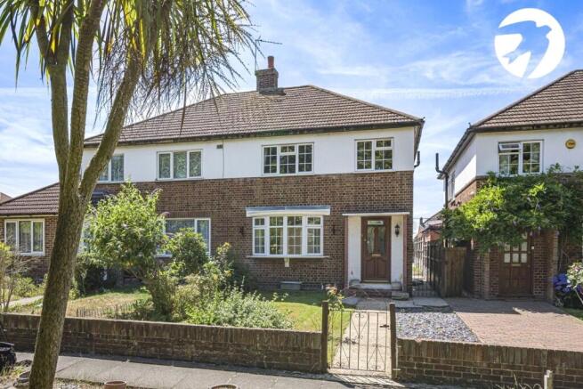 3 bed property, in London Road, £400,000