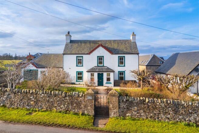 5 bed property, in Duchally Road, £550,000