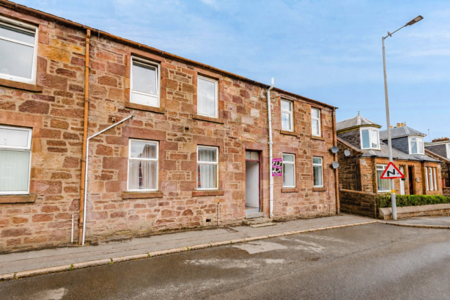 2 bed property, in Kirkoswald Road, £40,000