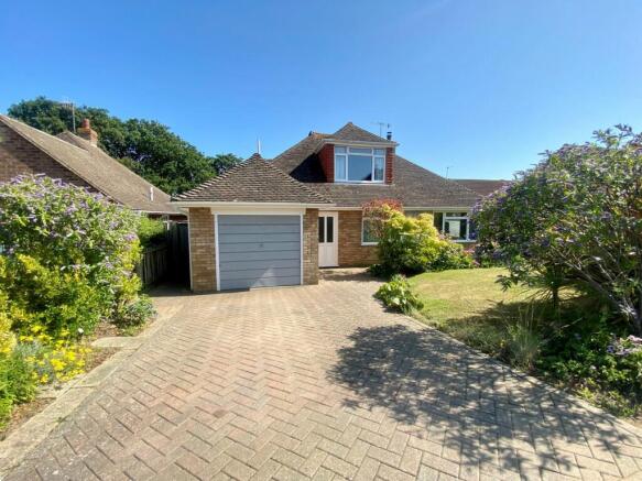 3 bed property, in Saltdean Close, £580,000