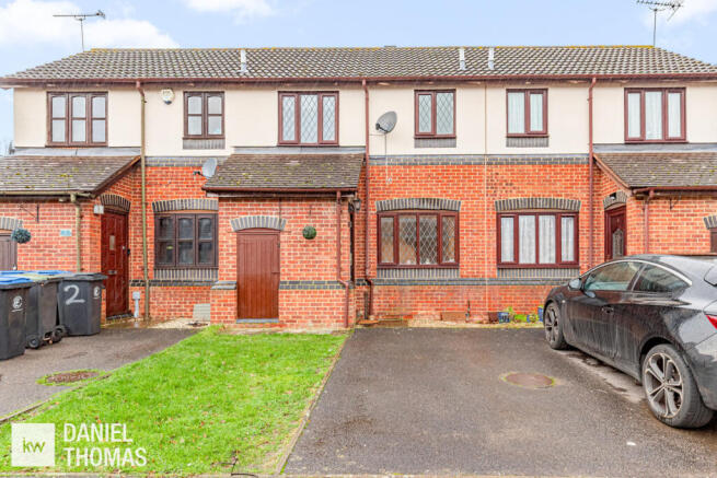2 bed property, in Daniel Thomas | Lamplighters Close, £365,000