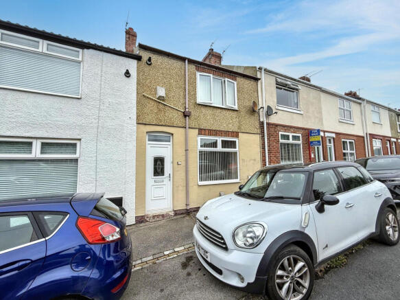 2 bed property, in Whickham Street, £40,000