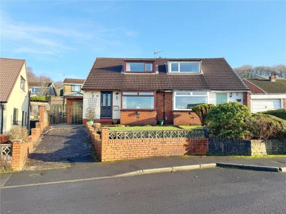 2 bed property, in St. Thomas's Road, £225,000