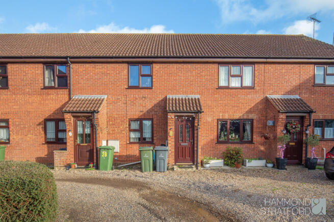 2 bed property, in Thorp Court, £140,000