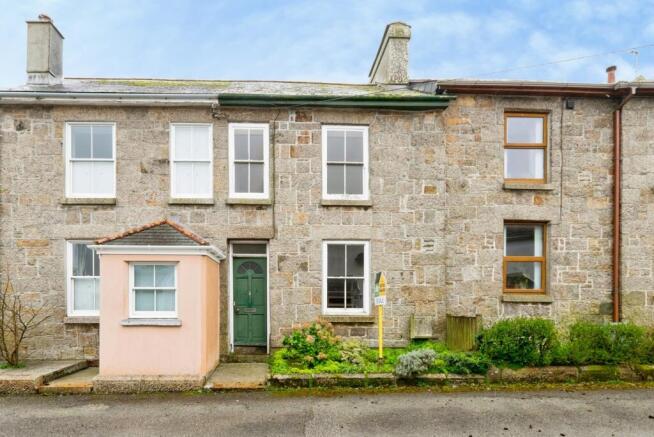 2 bed property, in Carmen Square, £180,000