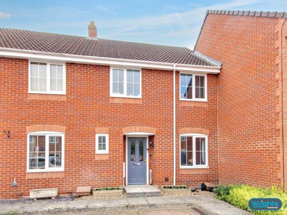 3 bed property, in Rodway Close, £250,000