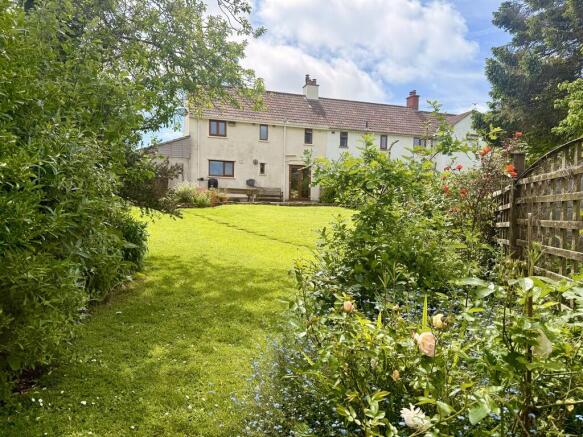 3 bed property, in Mendip Villas, £425,000