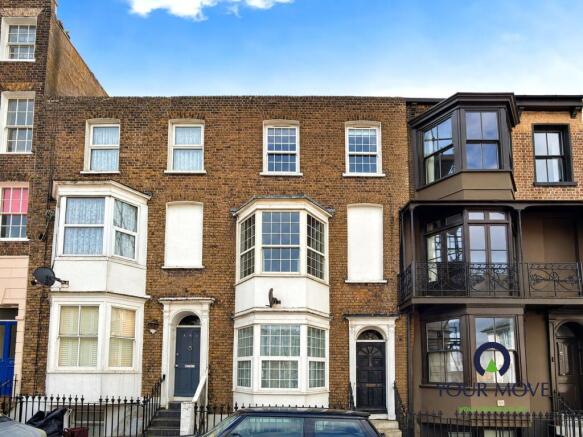 4 bed property, in Rose Hill, £400,000
