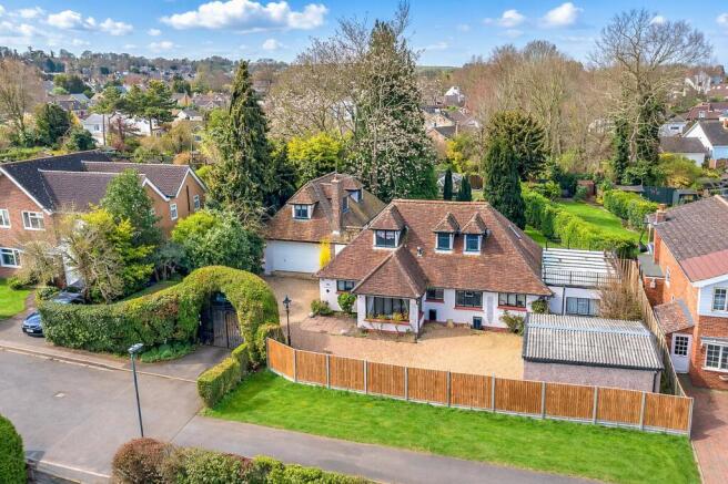 5 bed property, in Eastfield Road, £939,999