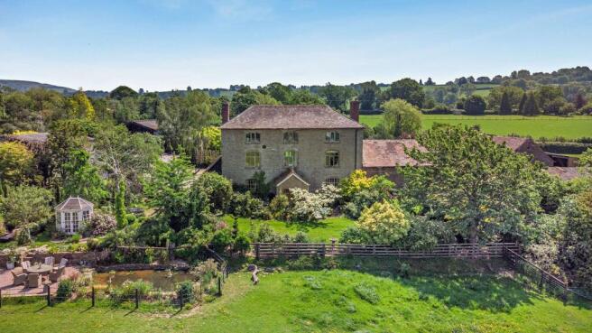 7 bed property, in Cold Weston, £995,000