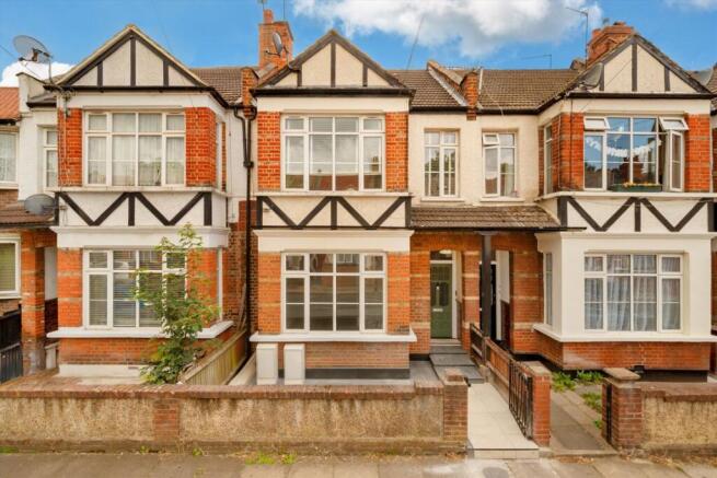 2 bed property, in Drayton Road, £450,000