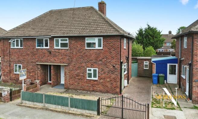 3 bed property, in Sandringham Road, £175,000
