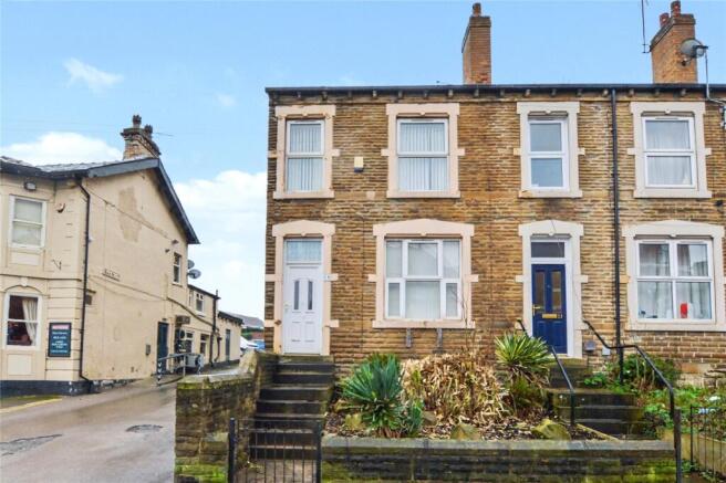 3 bed property, in Commercial Street, £169,995