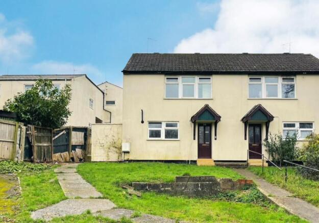 2 bed property, in 24 Pockeridge Road, £115,000