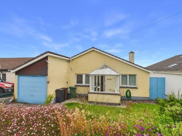 2 bed property, in Lidden Crescent, £450,000