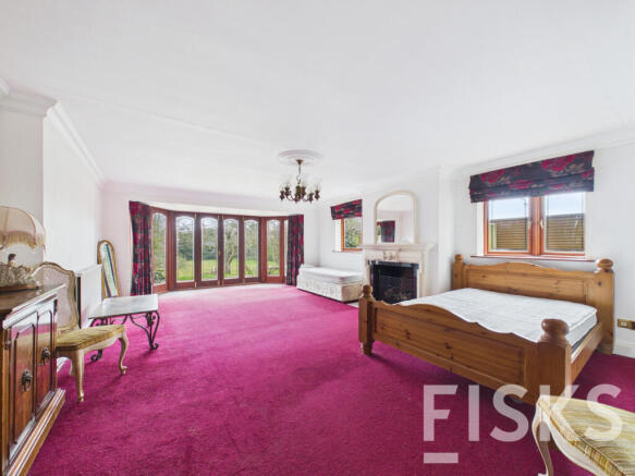 4 bed property, in Croft Road, £489,000