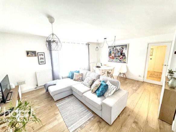 2 bed property, in Norden Road, £265,000