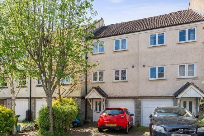 3 bed property, in St Andrews Mews, £295,000
