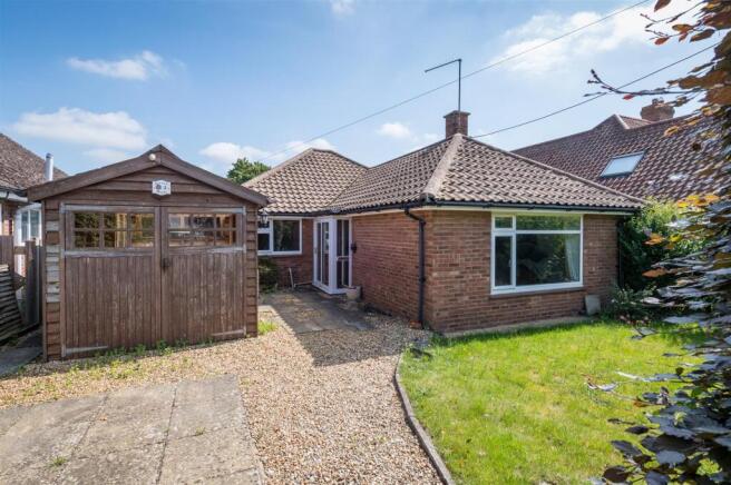 4 bed property, in Cherry Tree Road, £525,000