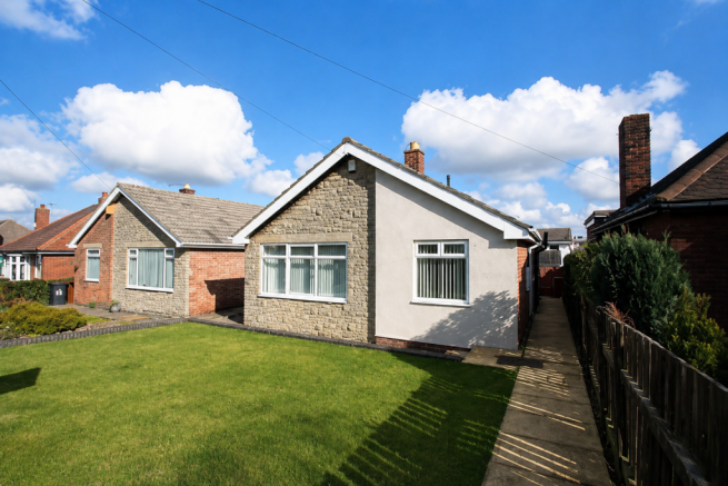 3 bed property, in Broadway, £310,000