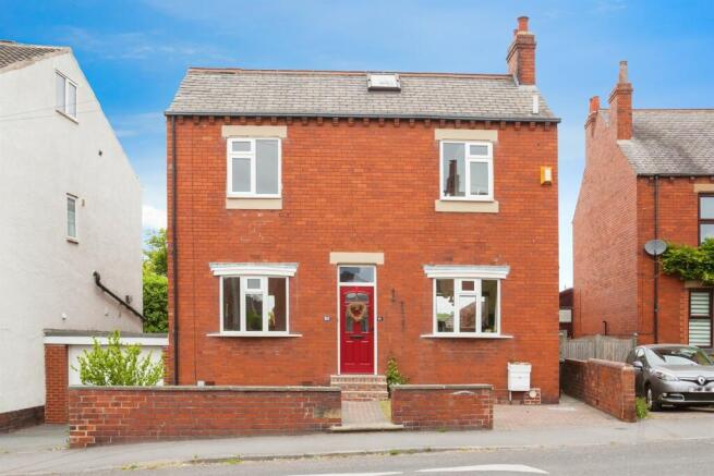4 bed property, in Wrenthorpe Road, £325,000