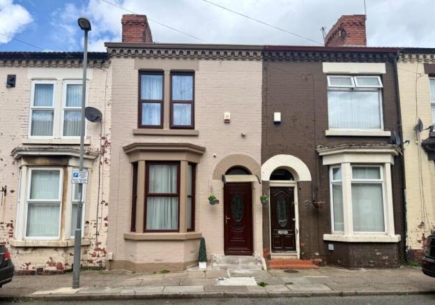 2 bed property, in 25 Winslow Street, £78,000