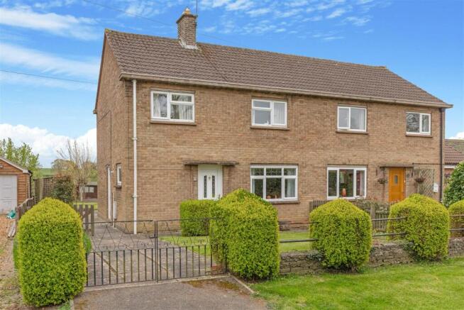3 bed property, in Willow Lane, £250,000