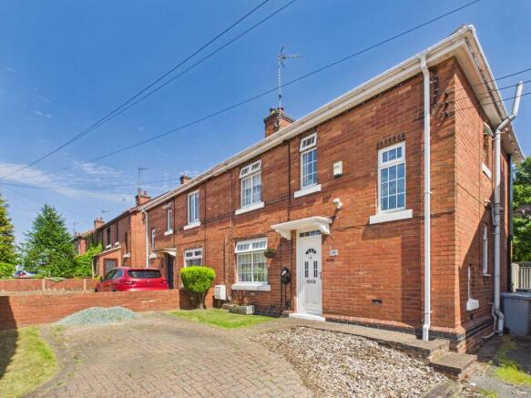 3 bed property, in Newark Road, £220,000
