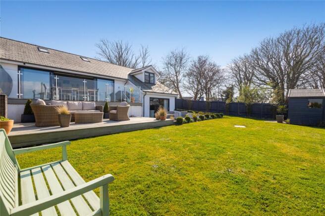 3 bed property, in Kingsale Road, £795,000