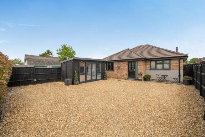 3 bed property, in Bedford Road, £450,000
