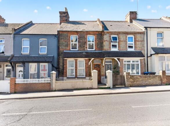 3 bed property, in 33 Boundary Road, £100,000