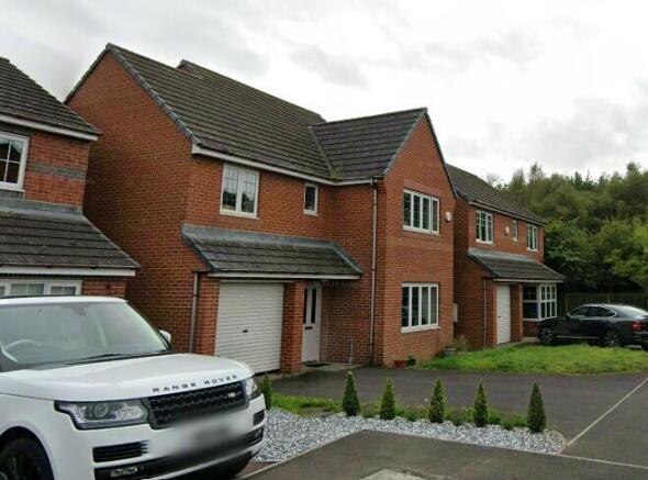 4 bed property, in 15 Orchard View, £140,000