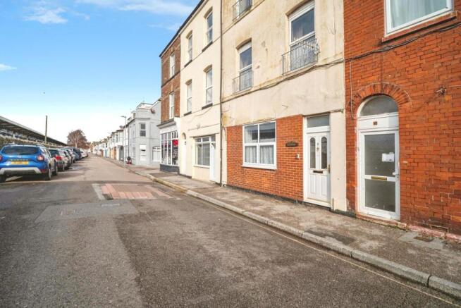 4 bed property, in Ranelagh Road, £260,000