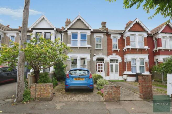 3 bed property, in Colombo Road, £550,000
