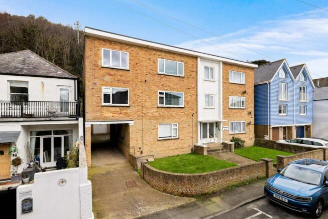 2 bed property, in Wilberforce Road, £200,000