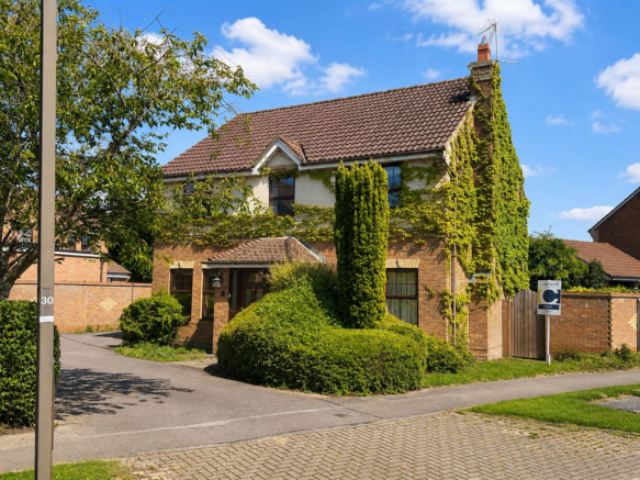 4 bed property, in Boyce Crescent, £535,000