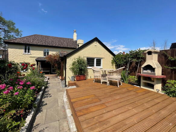 2 bed property, in Brinsea Road, £459,000