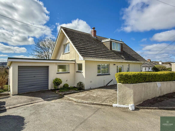 3 bed property, in Carlyon Road, £425,000