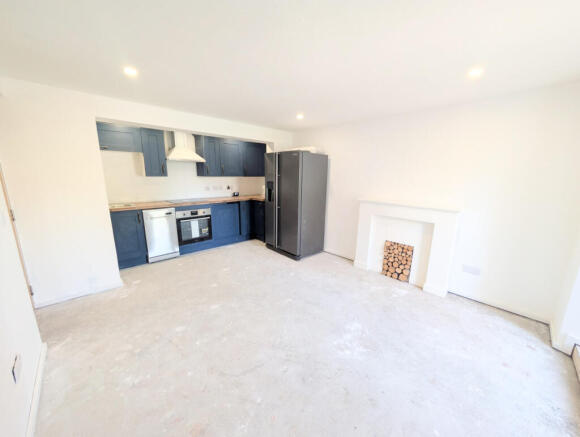2 bed property, in Caledonia Road, £119,000